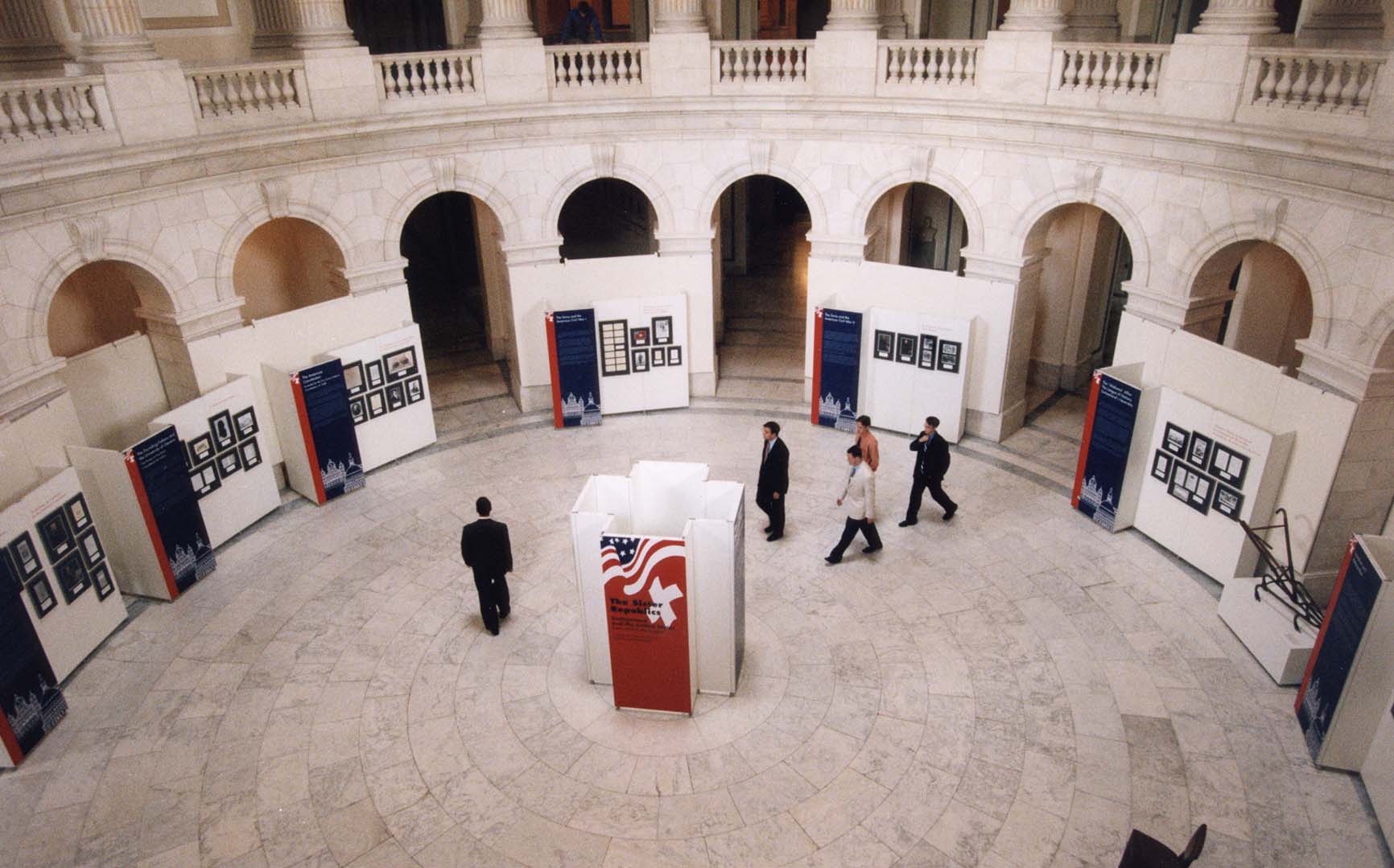 Leitner_44 Museum Tradeshow Tradefair Display Presentation Lightweight Wall Panel System Rental